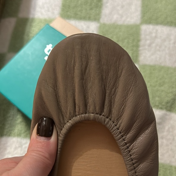 Tieks By Gavrielli Flats - Taupe - size 10 - Picture 2 of 3